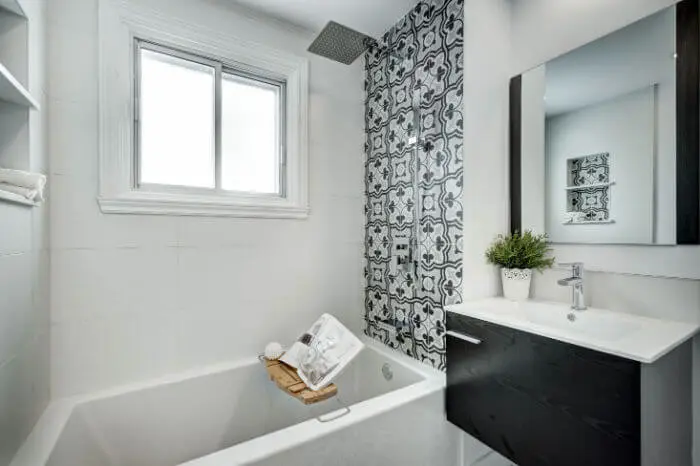 Freestanding tub installation